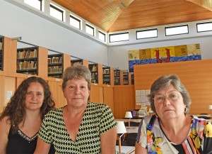 Aina Rodríguez i Esther Fernández han format equip amb Carme Manera la Biblioteca de Son Lledó